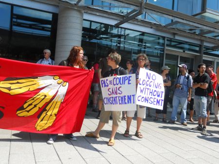 Montreal rallies in support of Algonquin of Barriere Lake