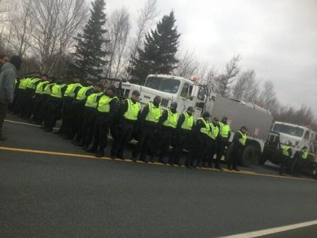 RCMP/SWN raids Elsipogtog (NB) blockade