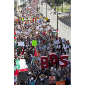 Ten Thousands Montrealers marched in the Biggest Palestine-Solidarity Demonstration Yet!