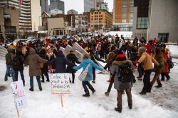 At the end of the march, Marie-Céline Charron led the whole group in a traditional round dance. (Robin Dianoux)